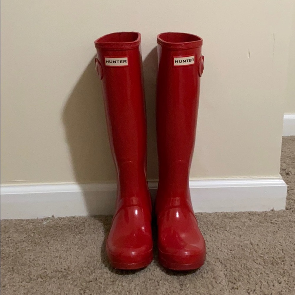 RED HUNTER BOOTS